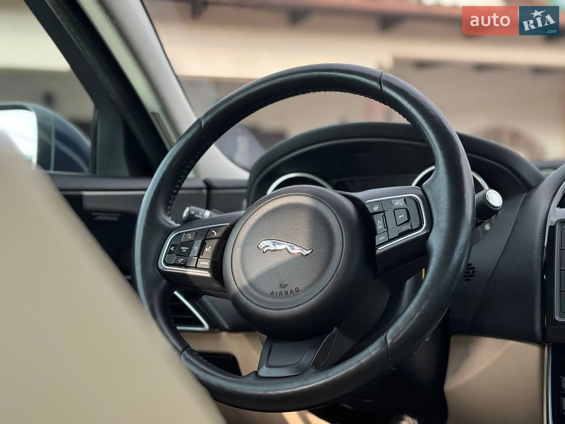 2016 Jaguar XE - мініатюра 36