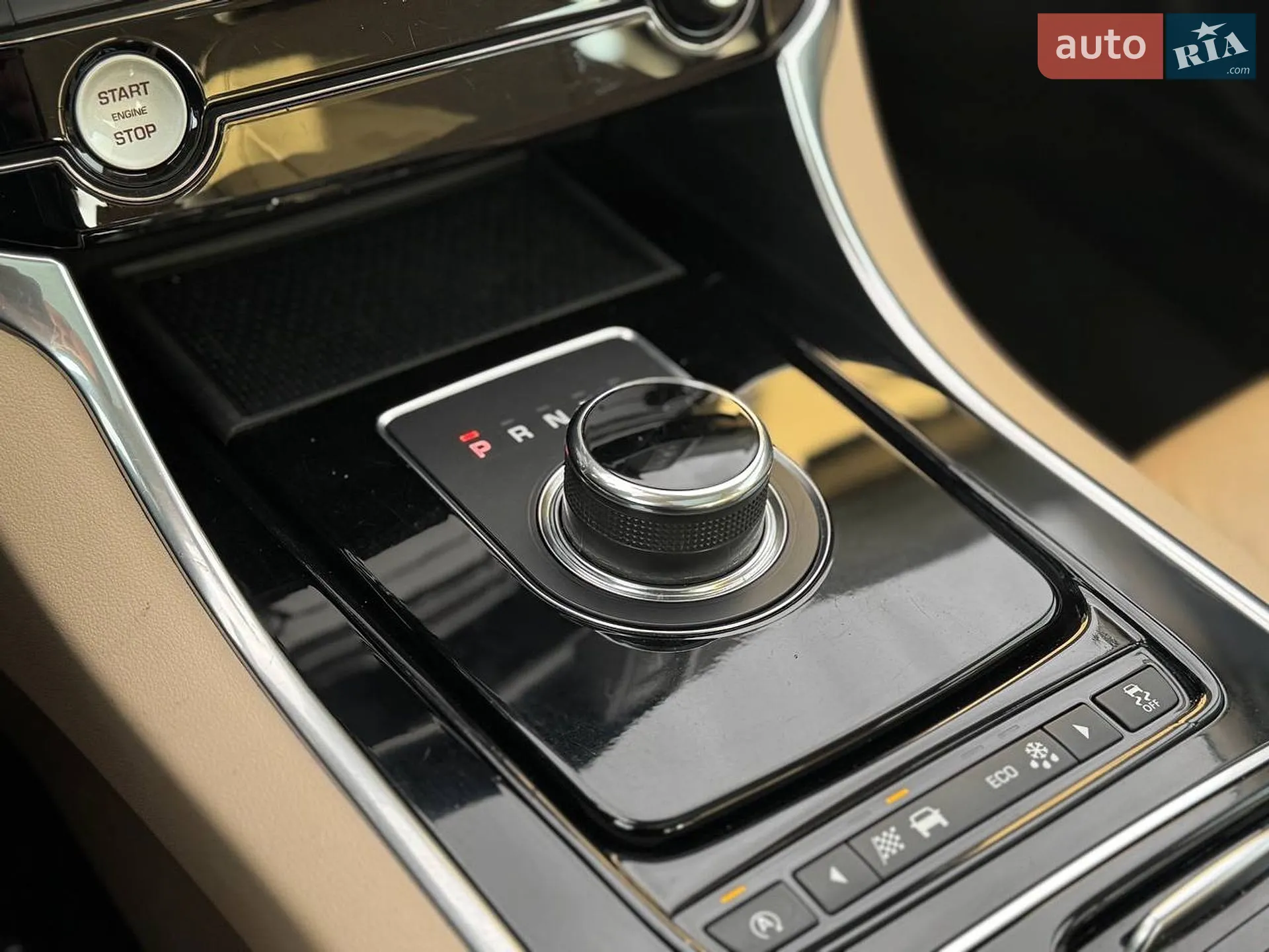 2016 Jaguar XE - мініатюра 45