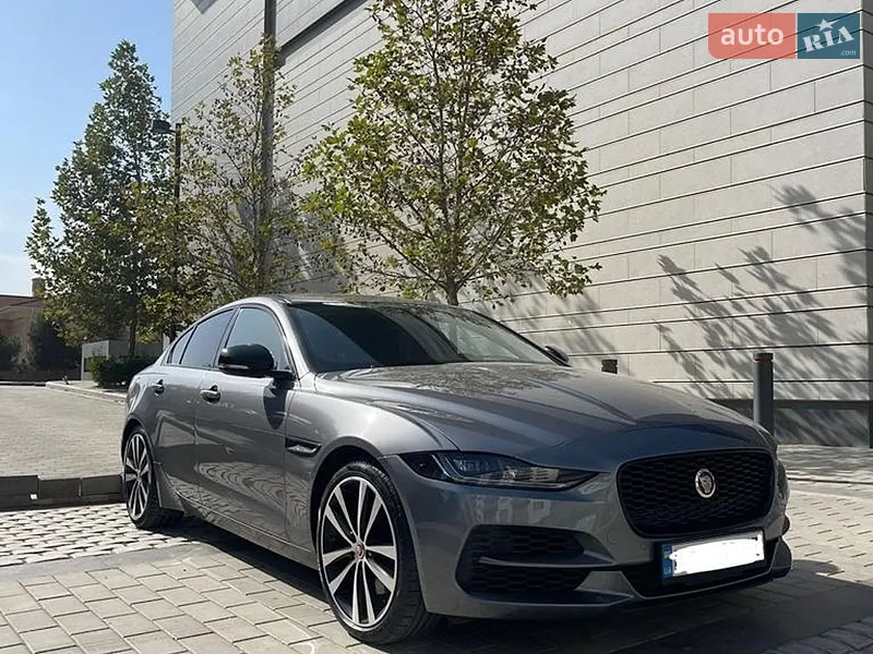 Jaguar XE 2019