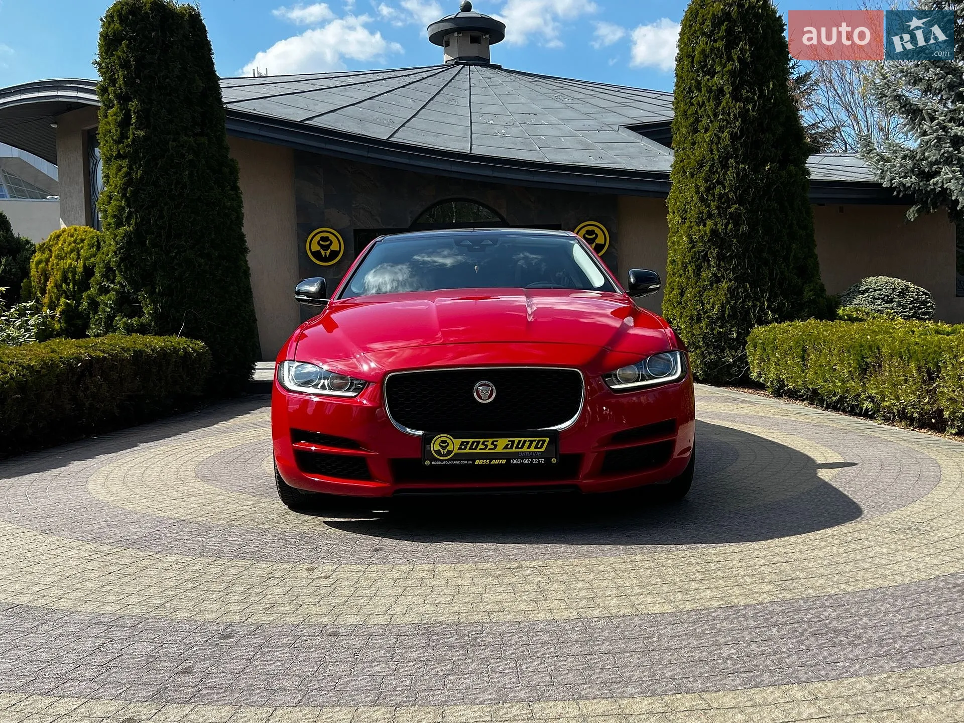 2018 Jaguar XE - мініатюра 3