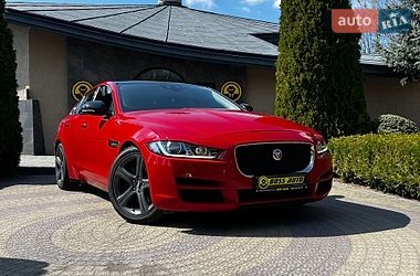 Седан Jaguar XE 2018 в Львові