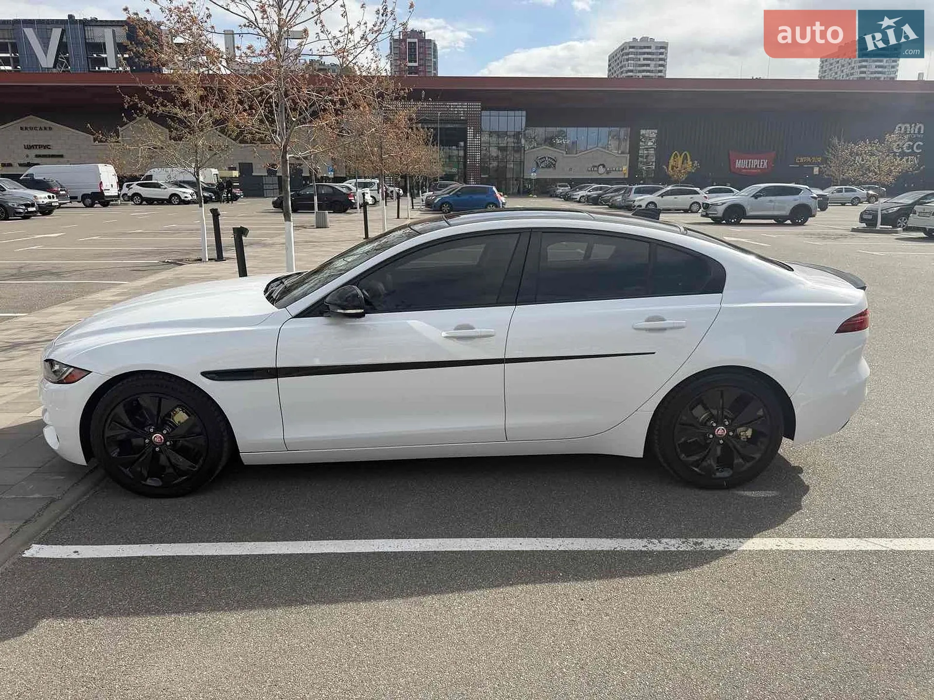 2020 Jaguar XE - мініатюра 10