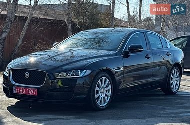 Седан Jaguar XE 2016 в Здолбуніві