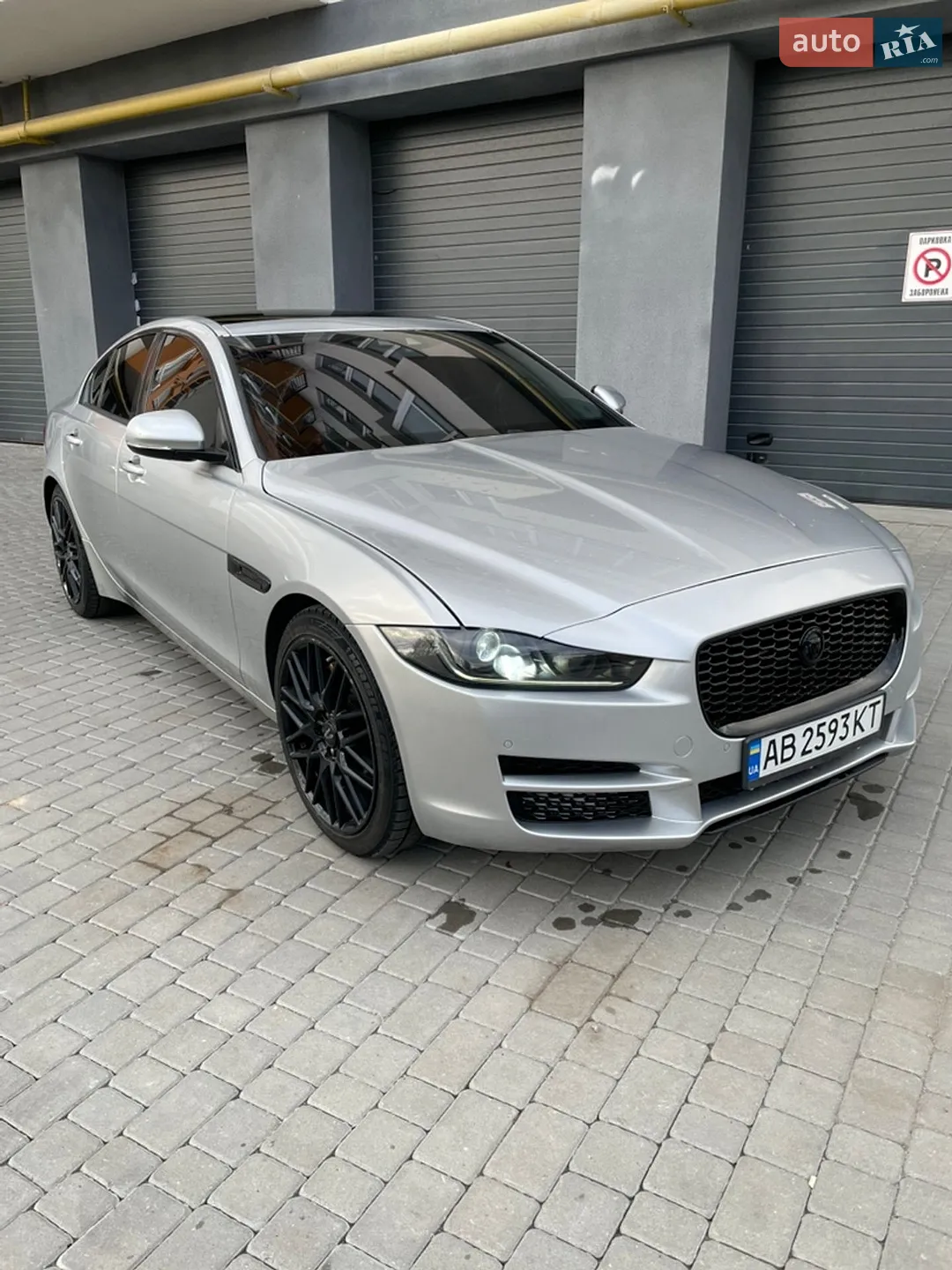 2016 Jaguar XE - мініатюра 7