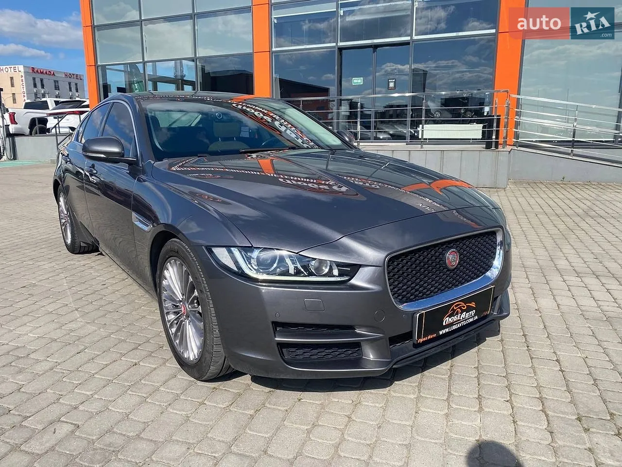 2016 Jaguar XE - мініатюра 23