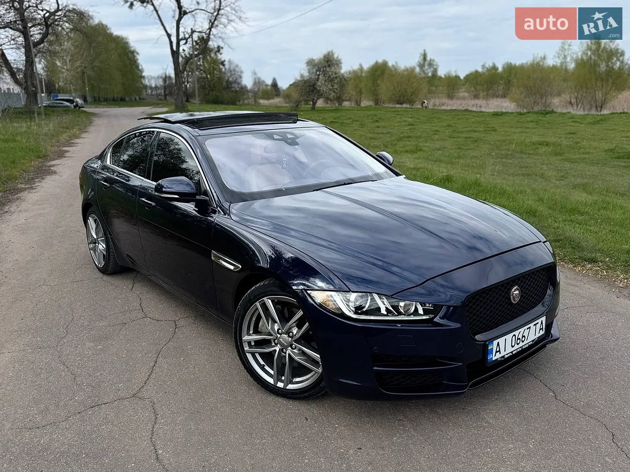 2017 Jaguar XE - мініатюра 25