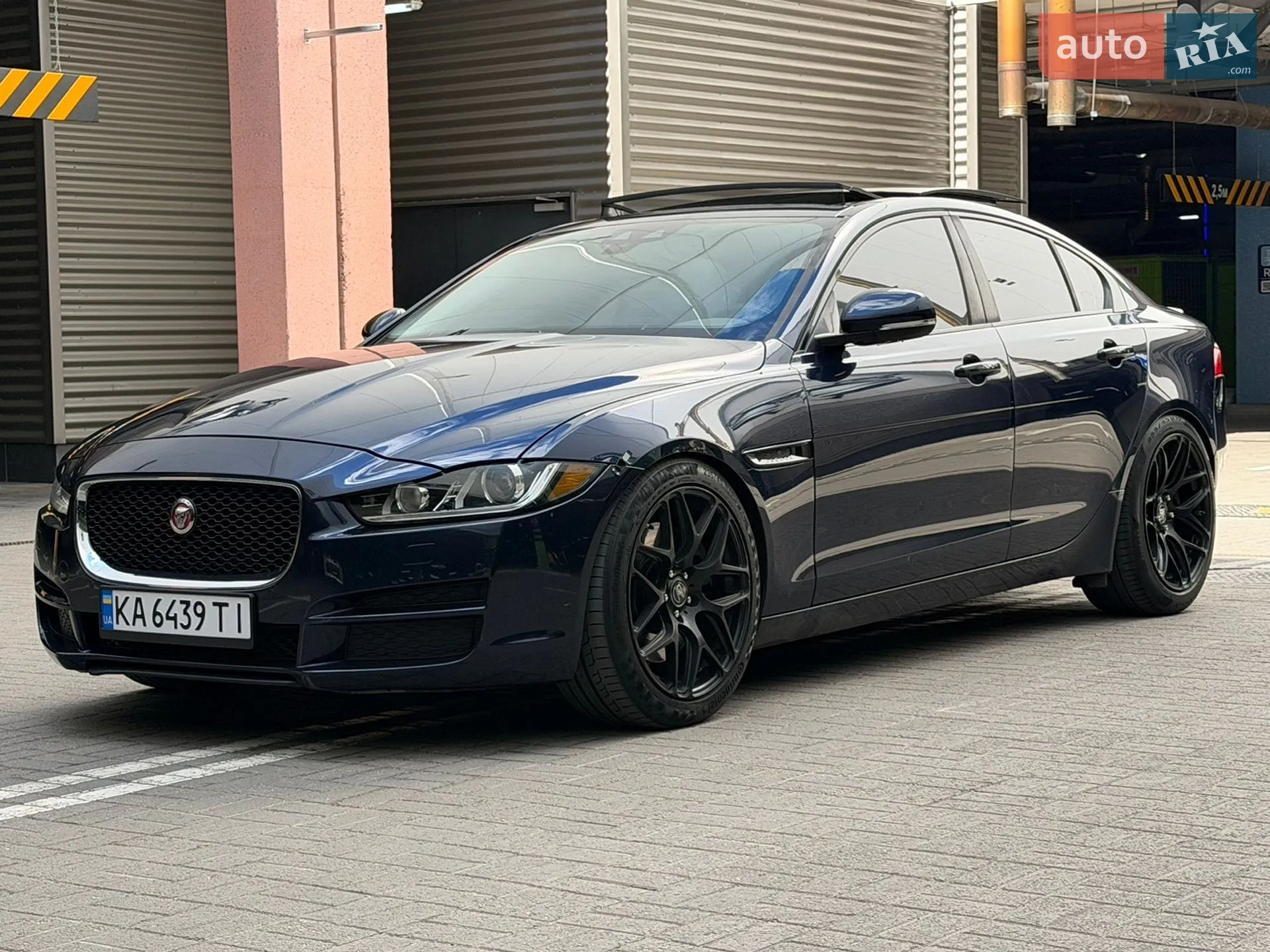 2016 Jaguar XE - фото 1