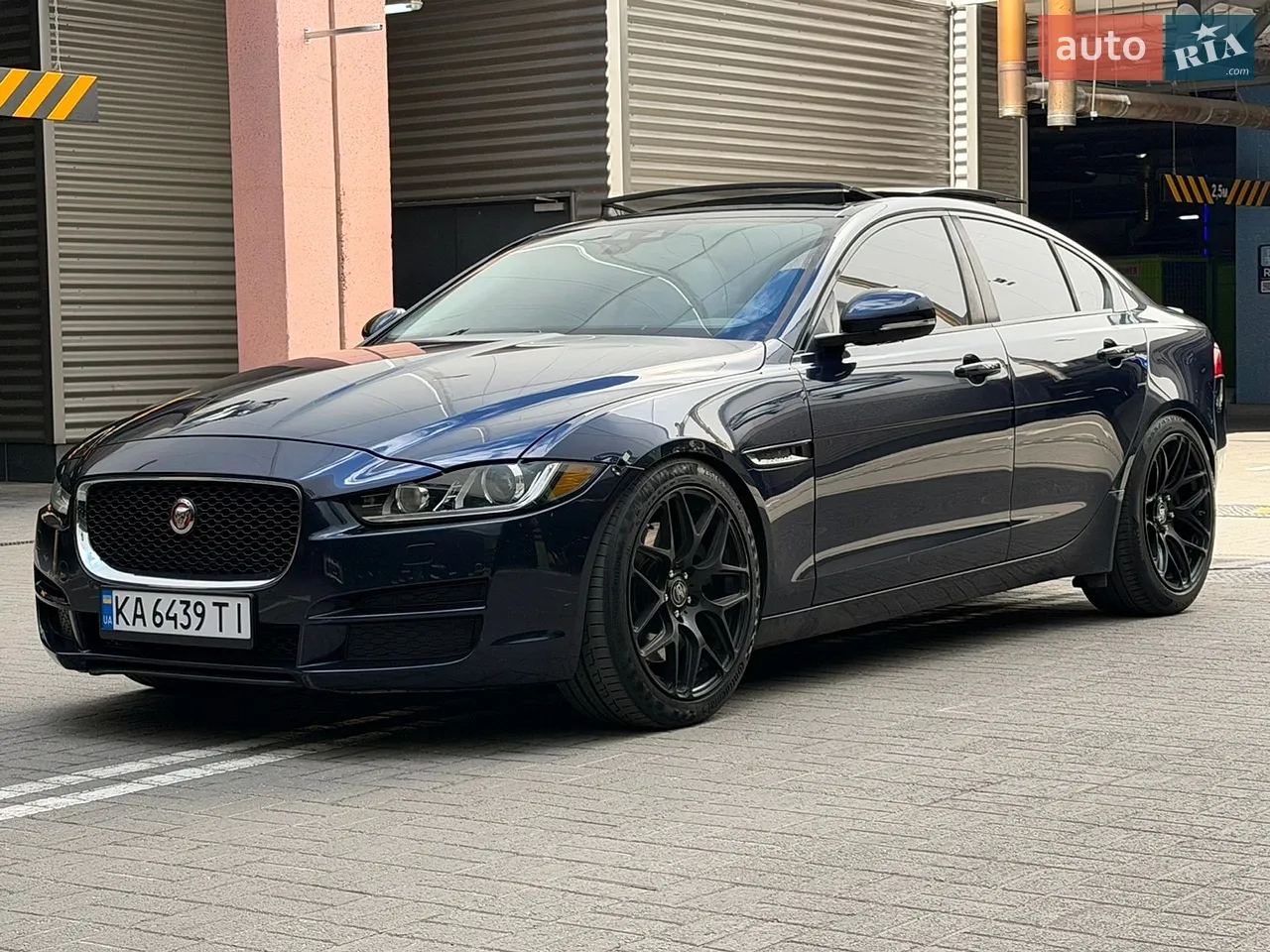2016 Jaguar XE - мініатюра 21