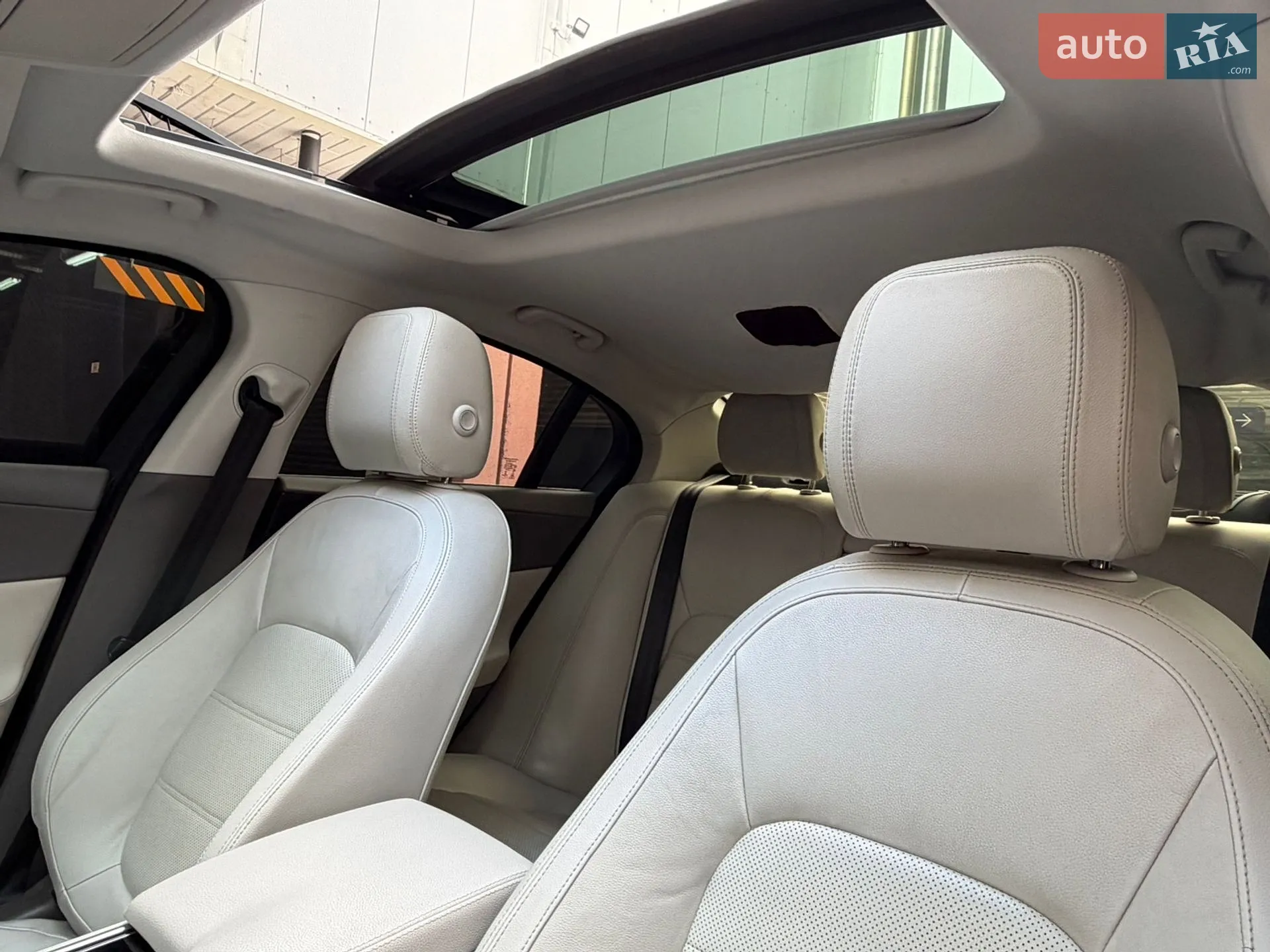 2016 Jaguar XE - мініатюра 17