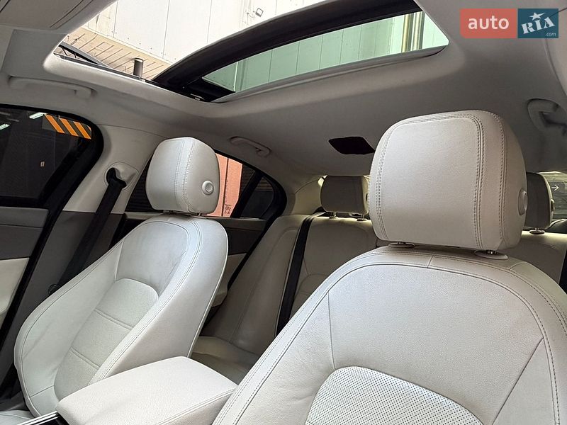 Седан Jaguar XE 2016 в Киеве фото 17 Седан Jaguar XE 2016 в Киеве