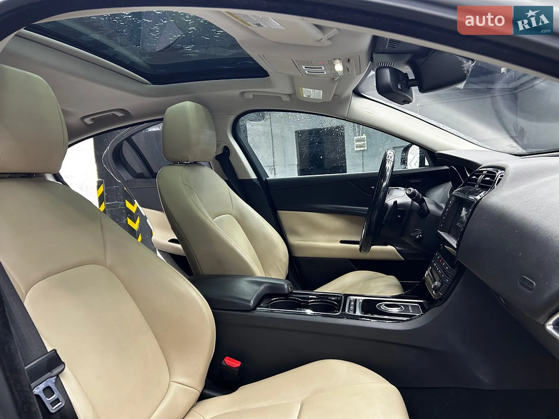 2016 Jaguar XE - мініатюра 17