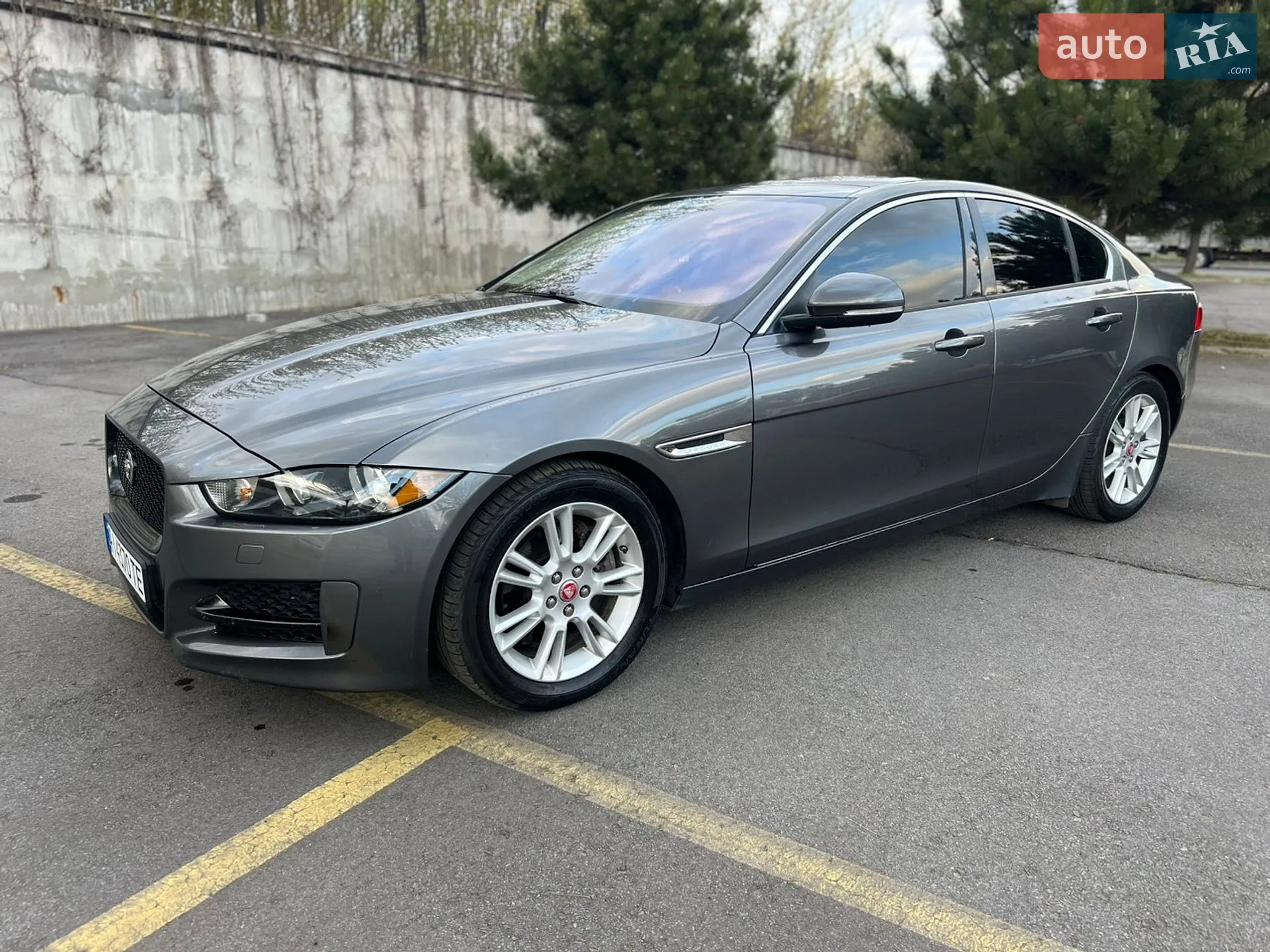 2016 Jaguar XE - мініатюра 8