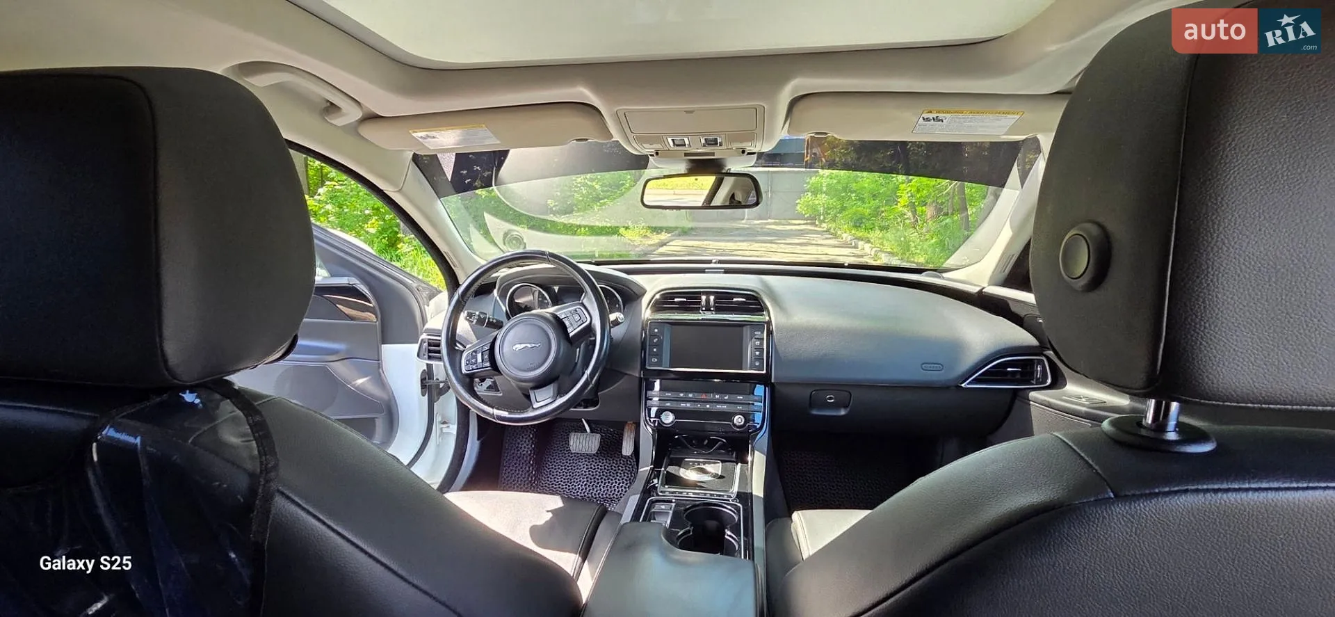2016 Jaguar XE - мініатюра 14