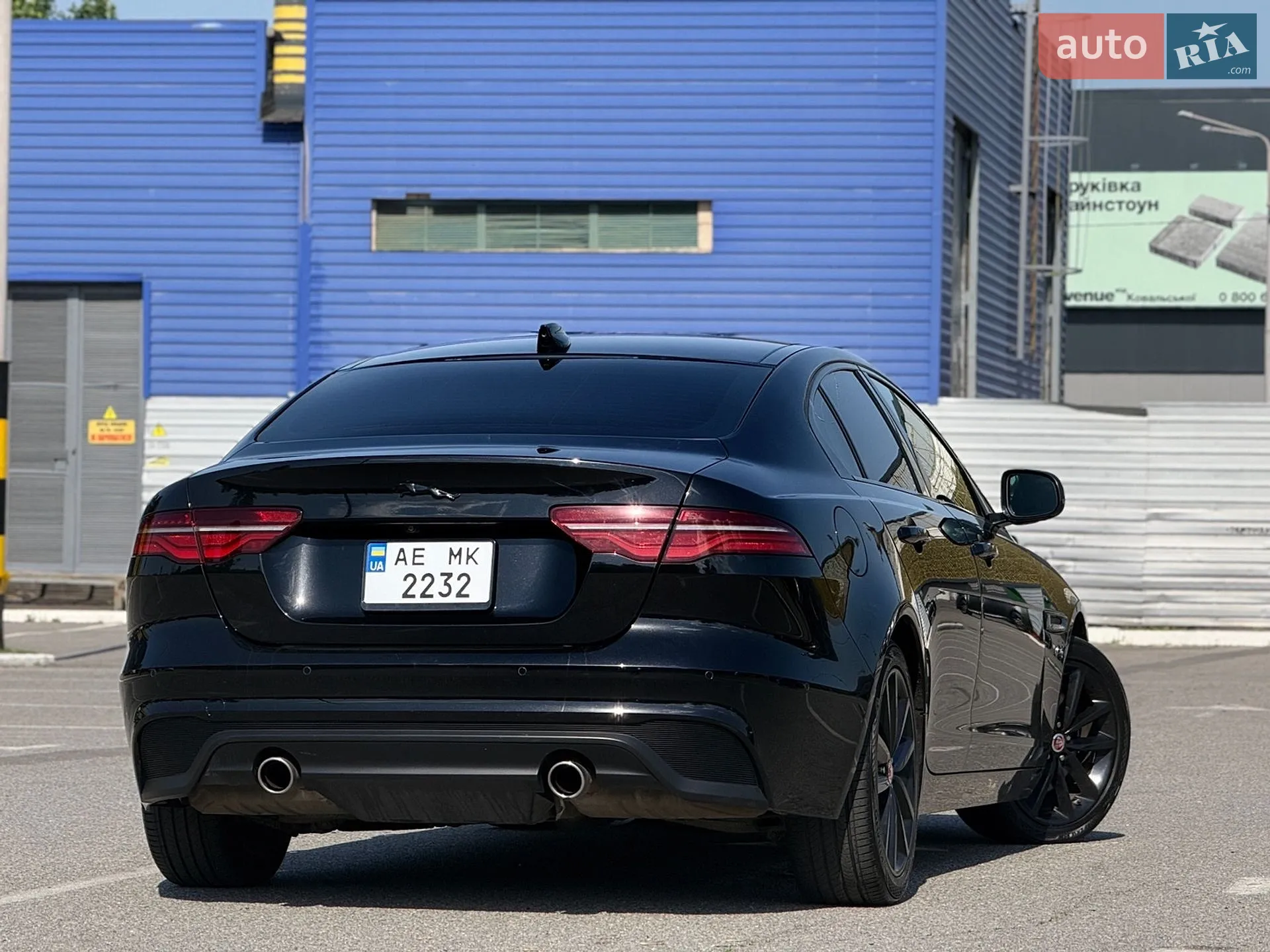 2019 Jaguar XE - мініатюра 3