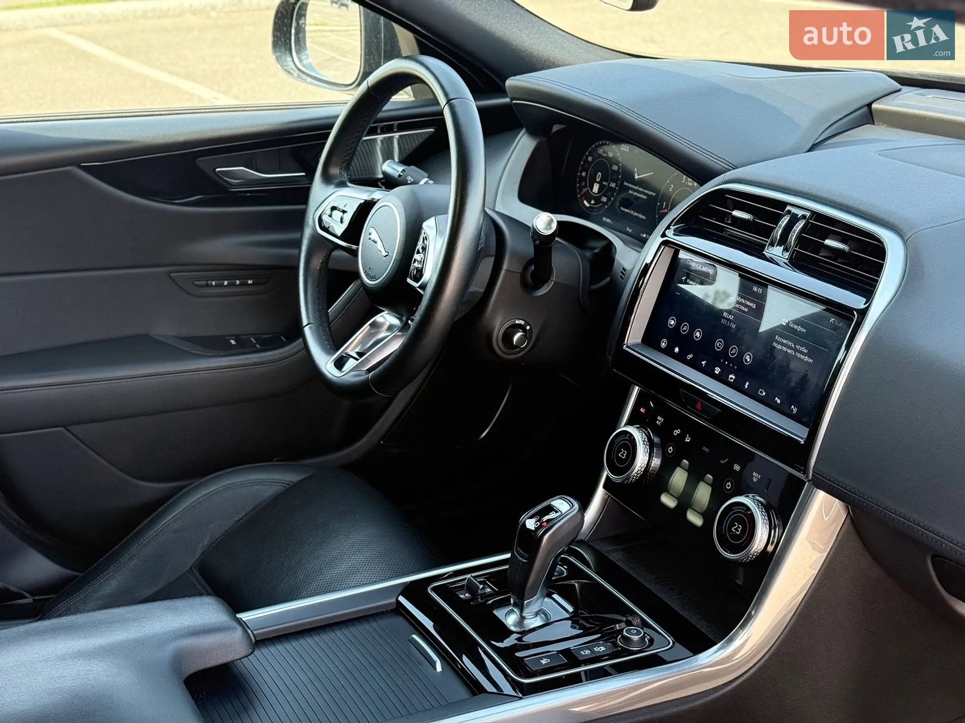 2019 Jaguar XE - мініатюра 13