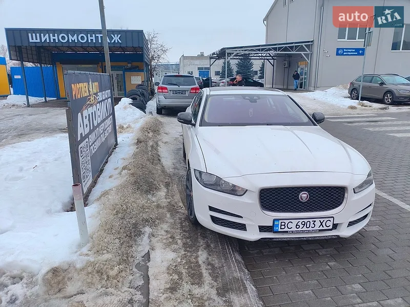 Jaguar XE 2018