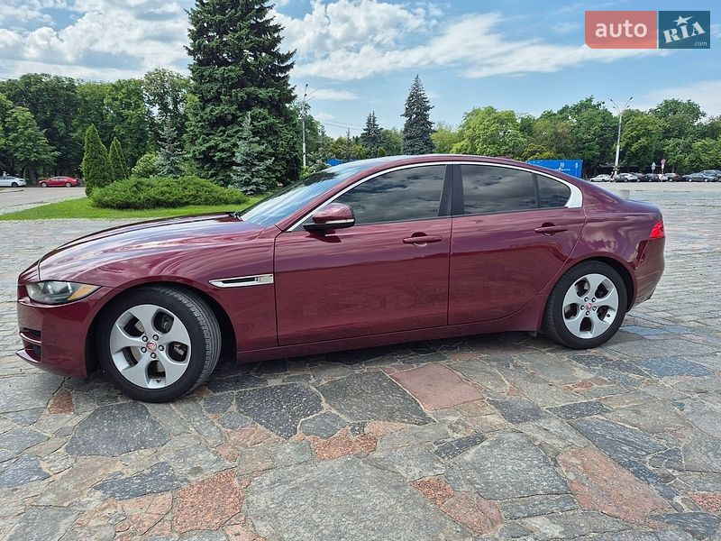 Седан Jaguar XE 2016 в Кременчуге