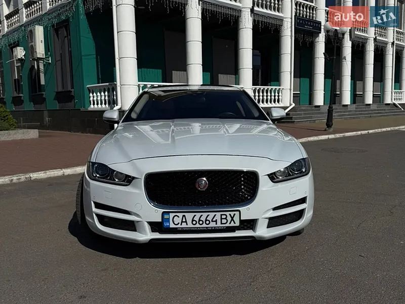 Jaguar XE 2017