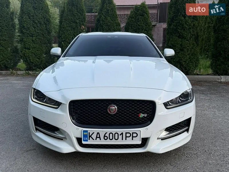 Jaguar XE