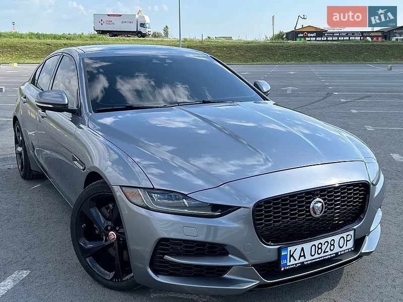 Jaguar XE 2019