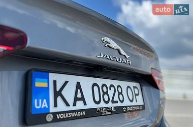 Седан Jaguar XE 2019 в Львове