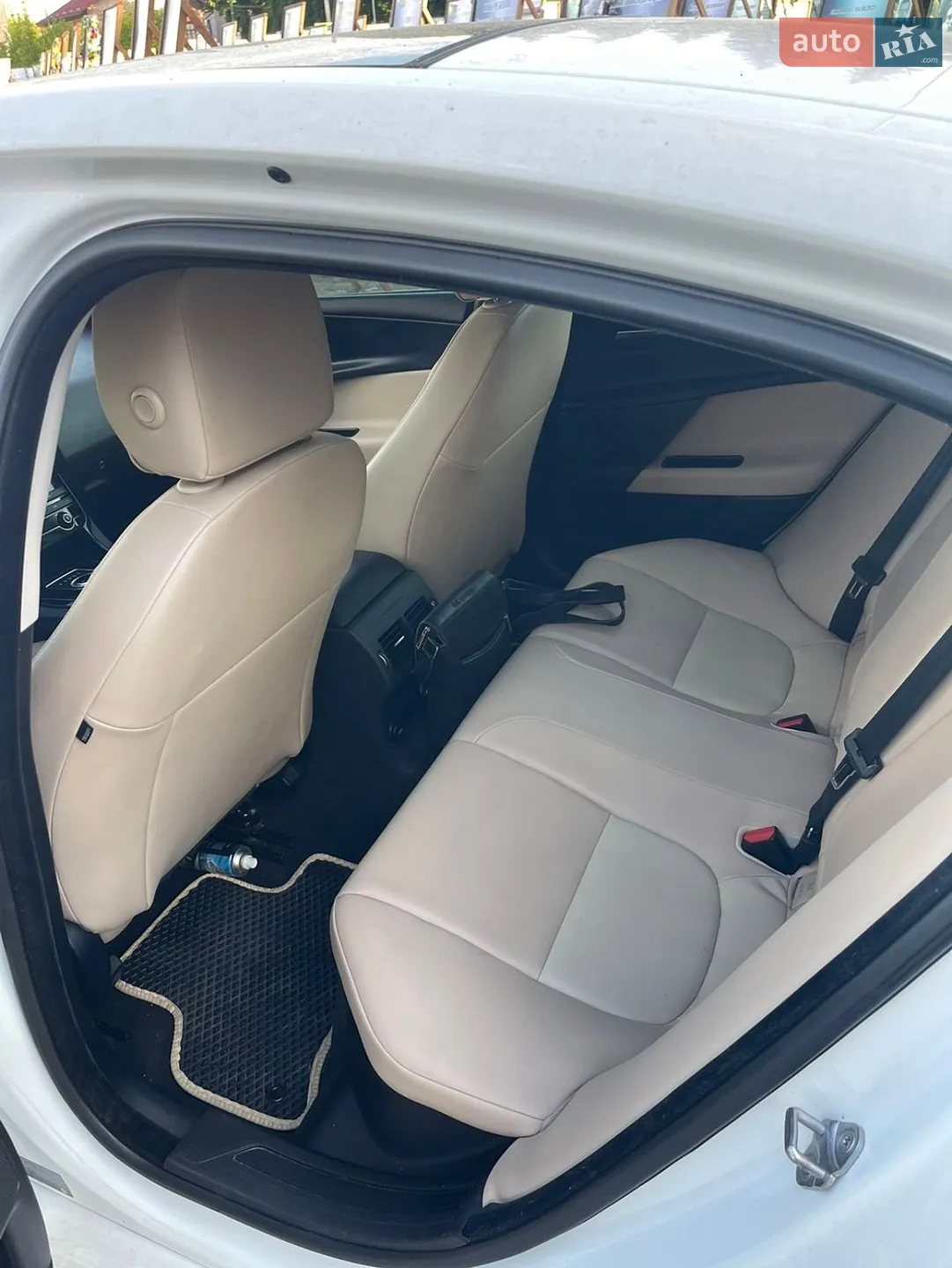 2016 Jaguar XE - мініатюра 9