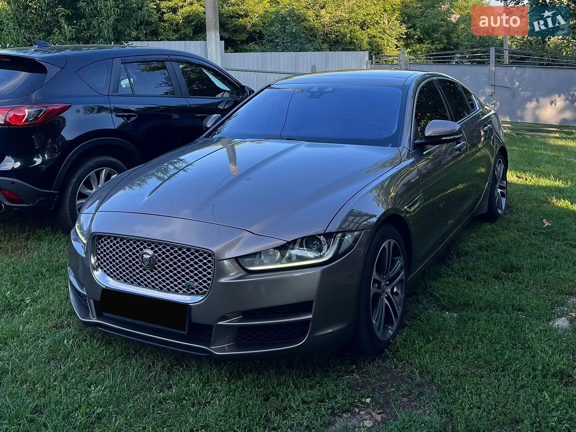 2016 Jaguar XE - мініатюра 2