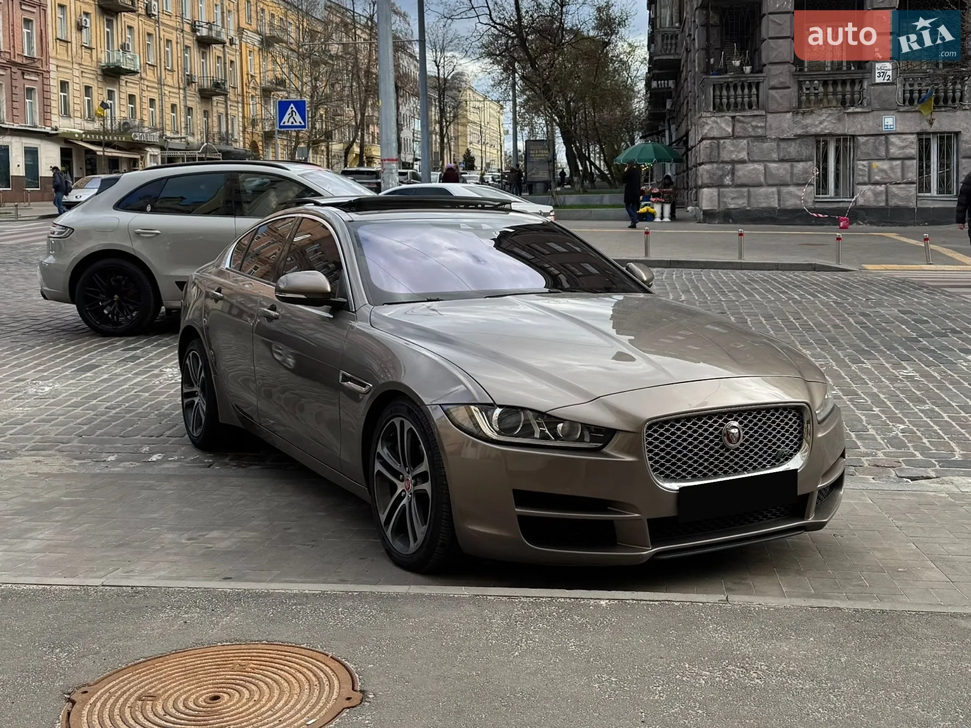 2016 Jaguar XE - мініатюра 5