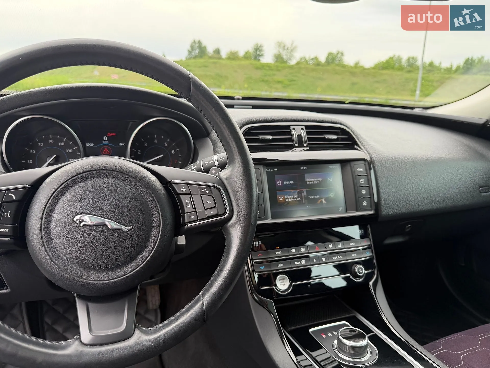 2017 Jaguar XE - мініатюра 19