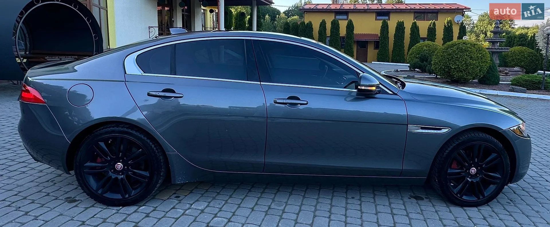 2017 Jaguar XE - мініатюра 11