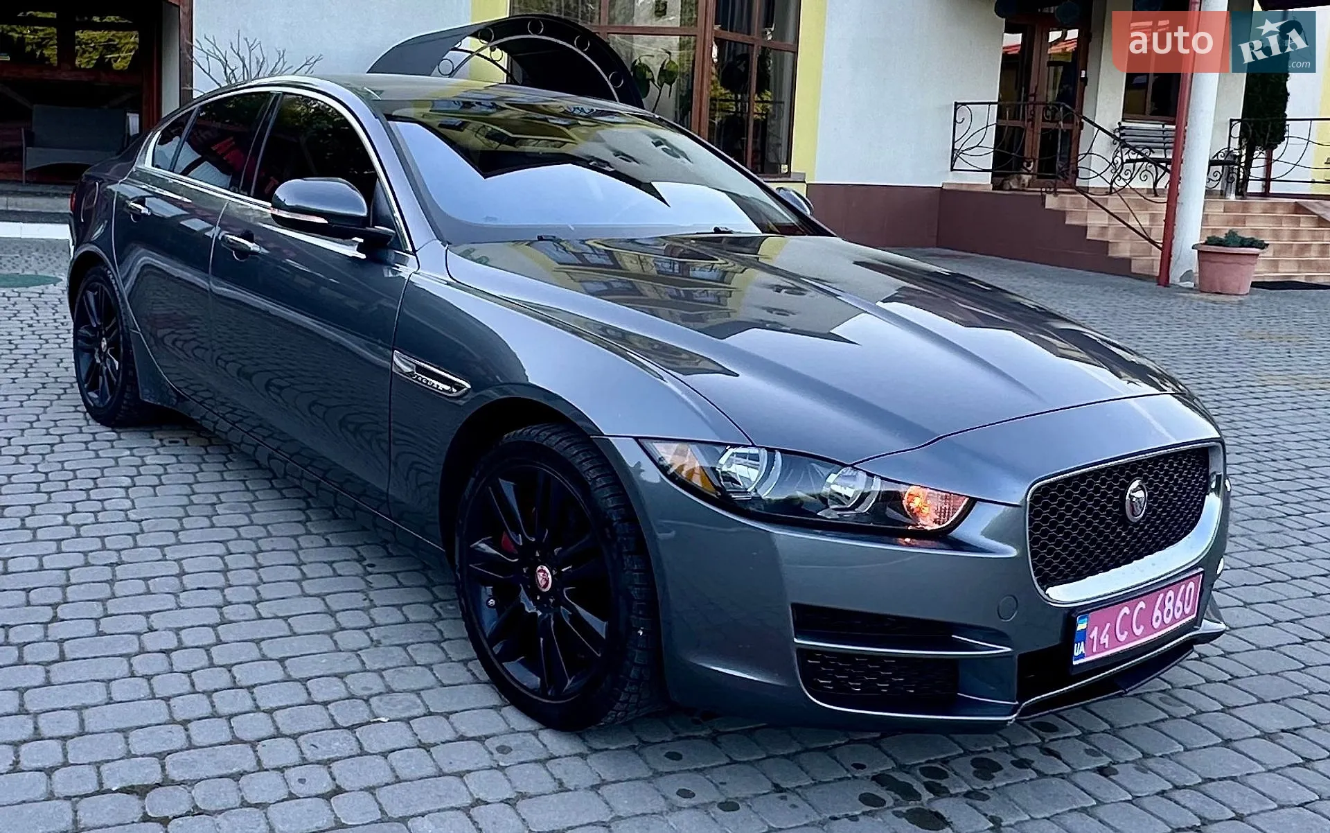 2017 Jaguar XE - мініатюра 6