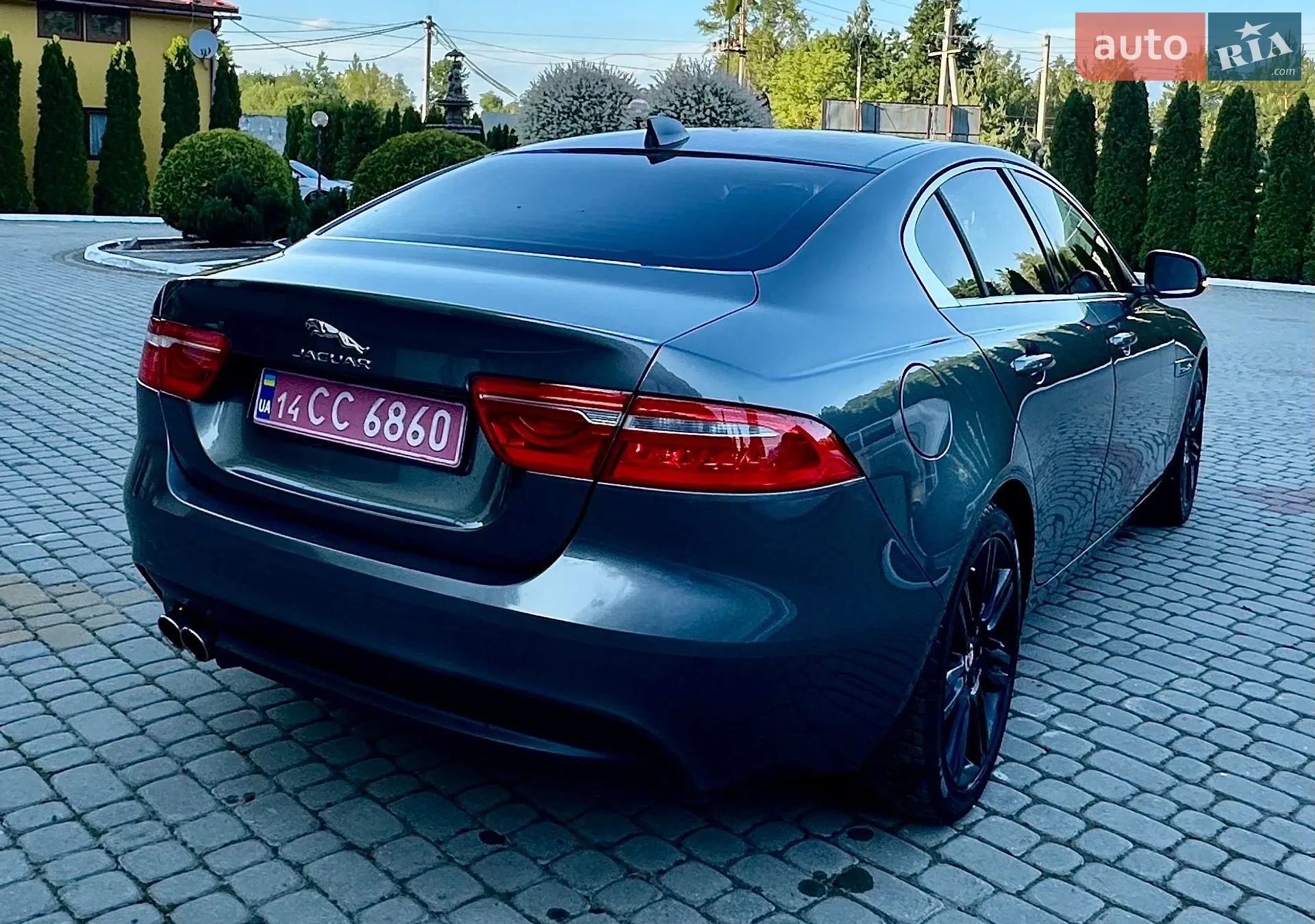 2017 Jaguar XE - мініатюра 15