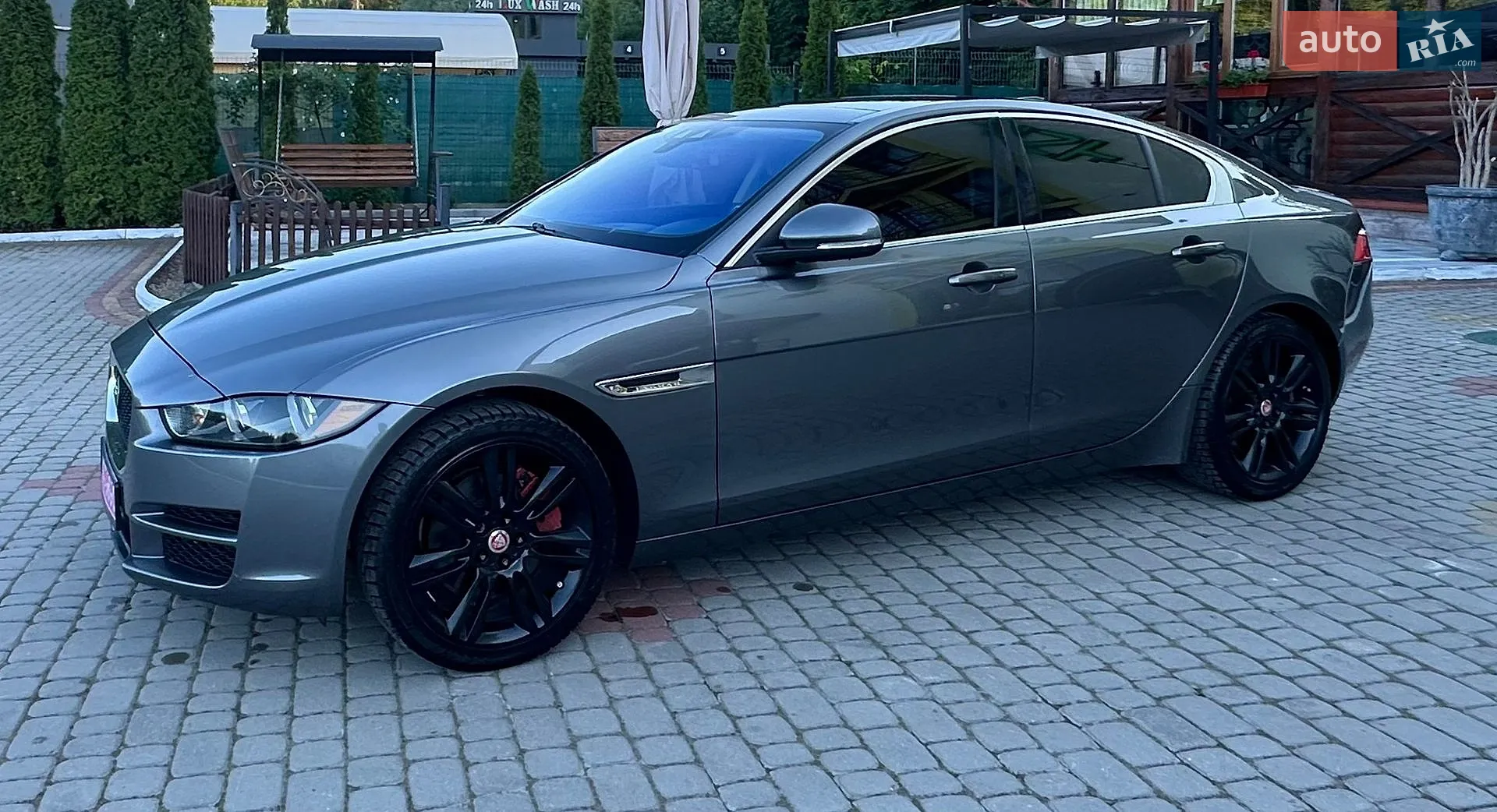 2017 Jaguar XE - мініатюра 23