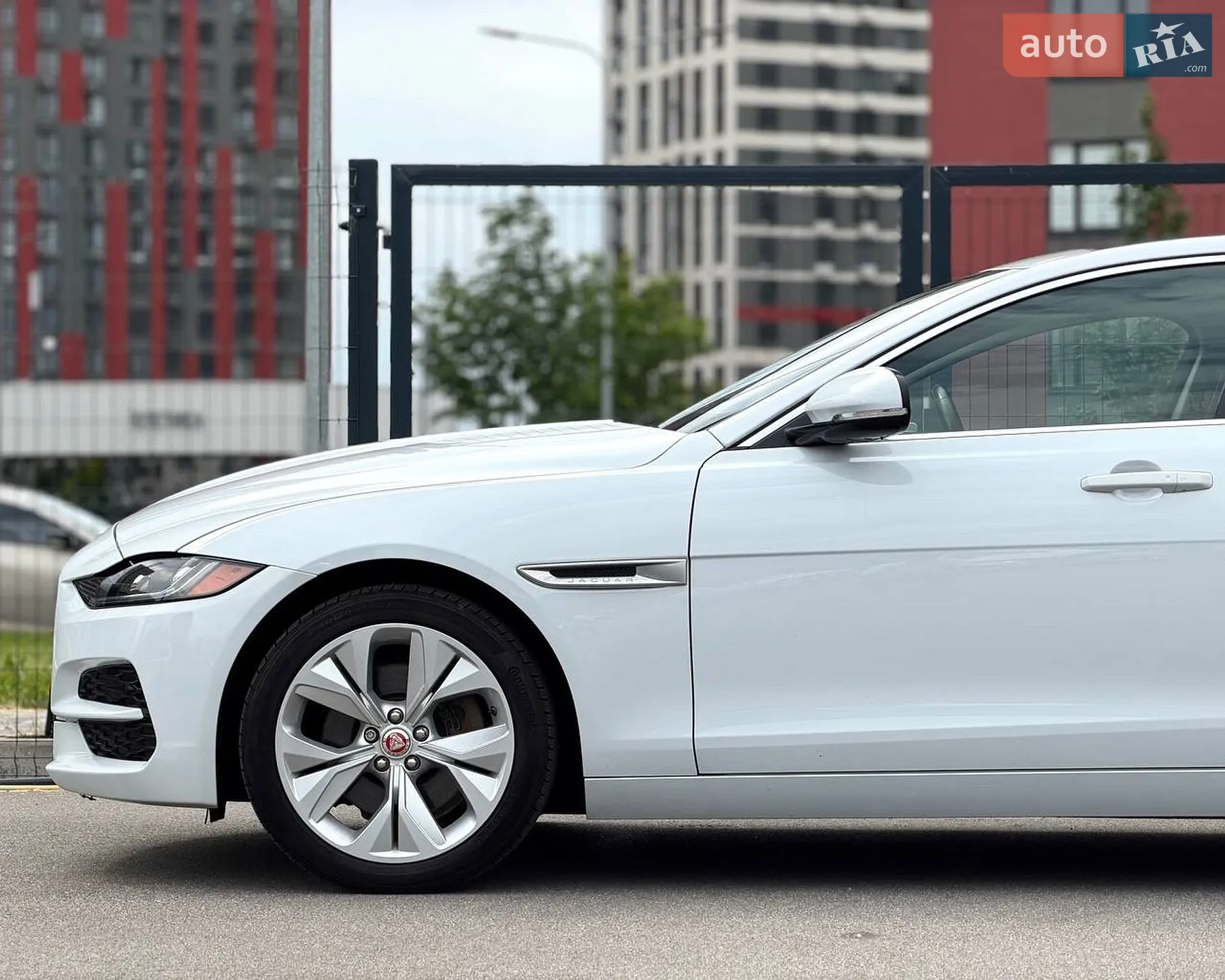 2019 Jaguar XE - мініатюра 9