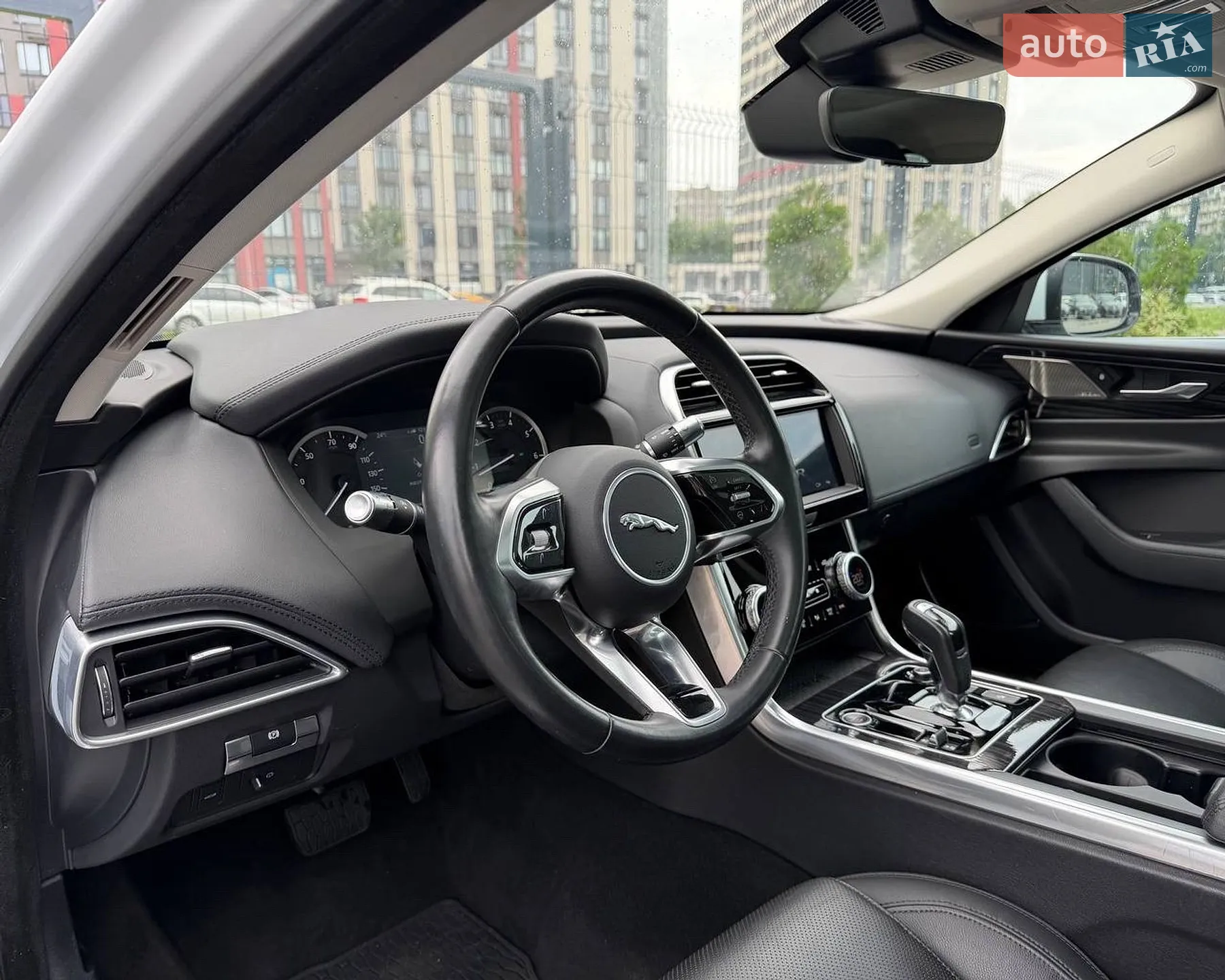 2019 Jaguar XE - мініатюра 20