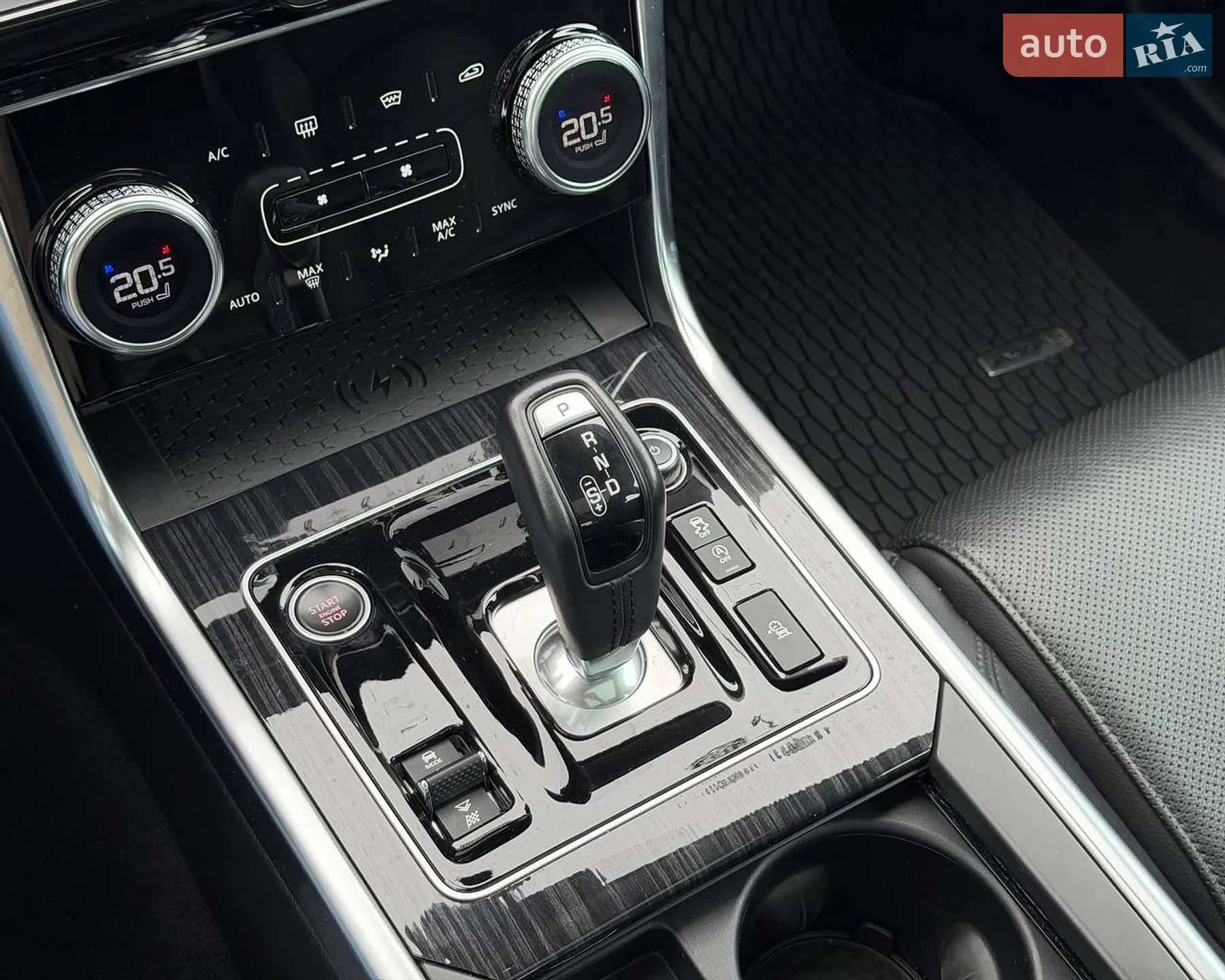 2019 Jaguar XE - мініатюра 29