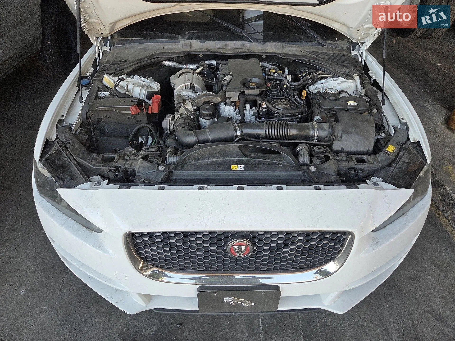 2017 Jaguar XE - мініатюра 20