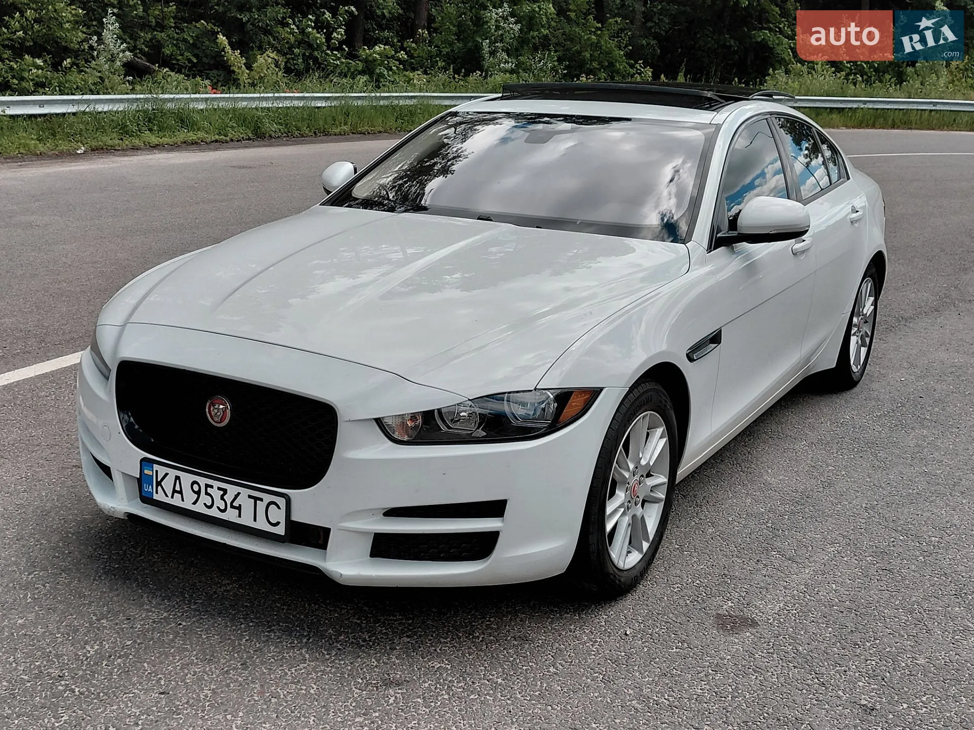 2017 Jaguar XE - мініатюра 6