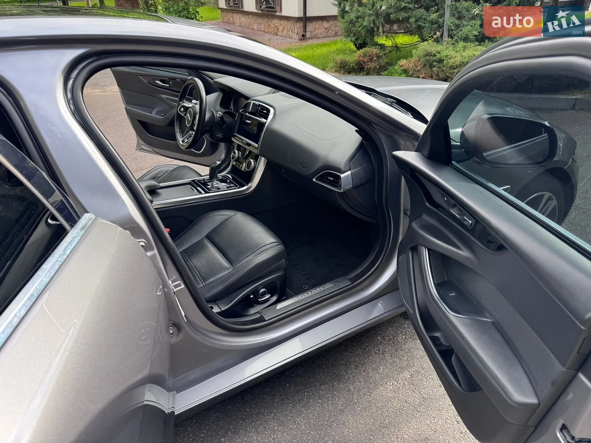 2020 Jaguar XE - мініатюра 11