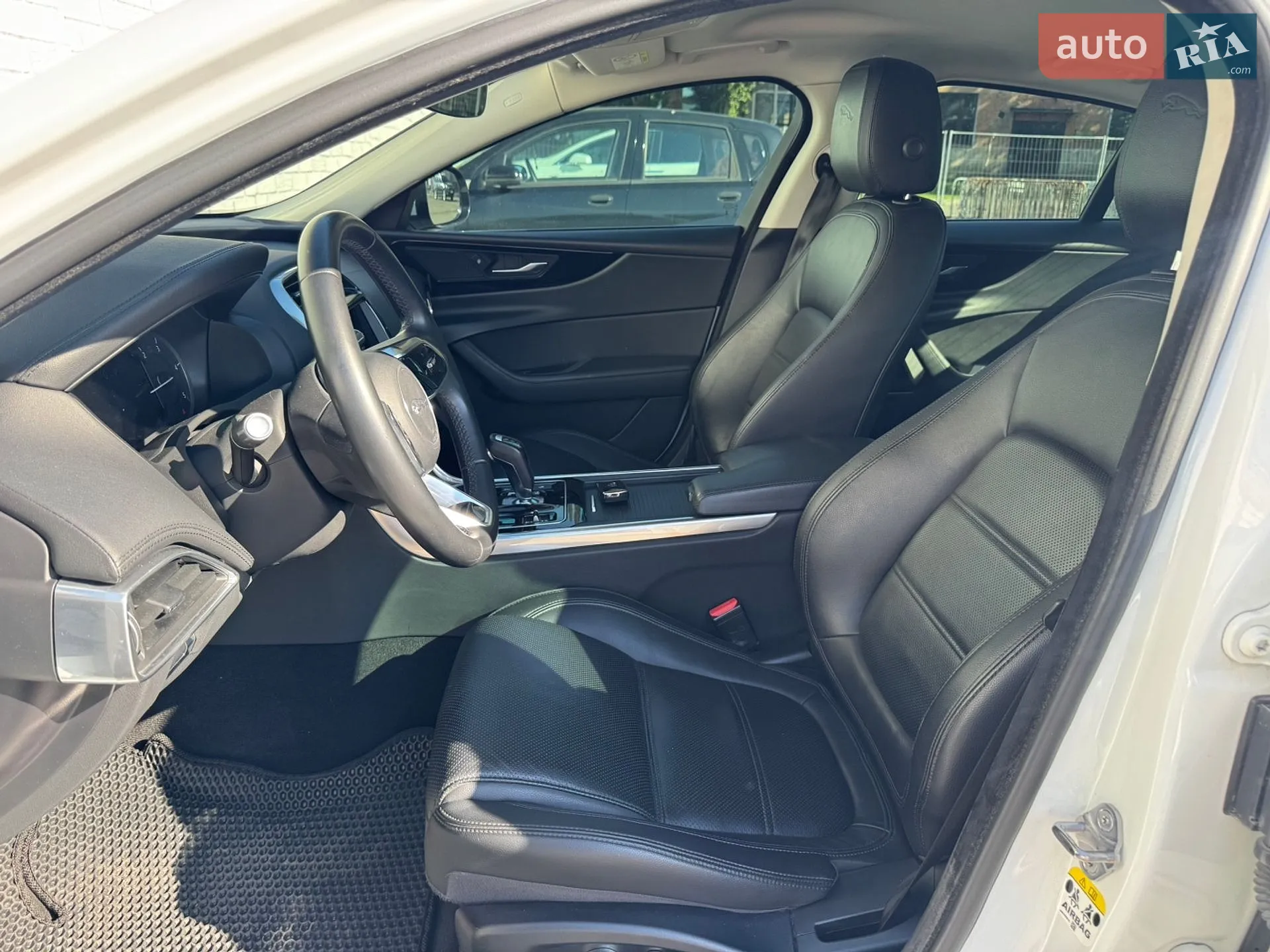 2020 Jaguar XE - мініатюра 27