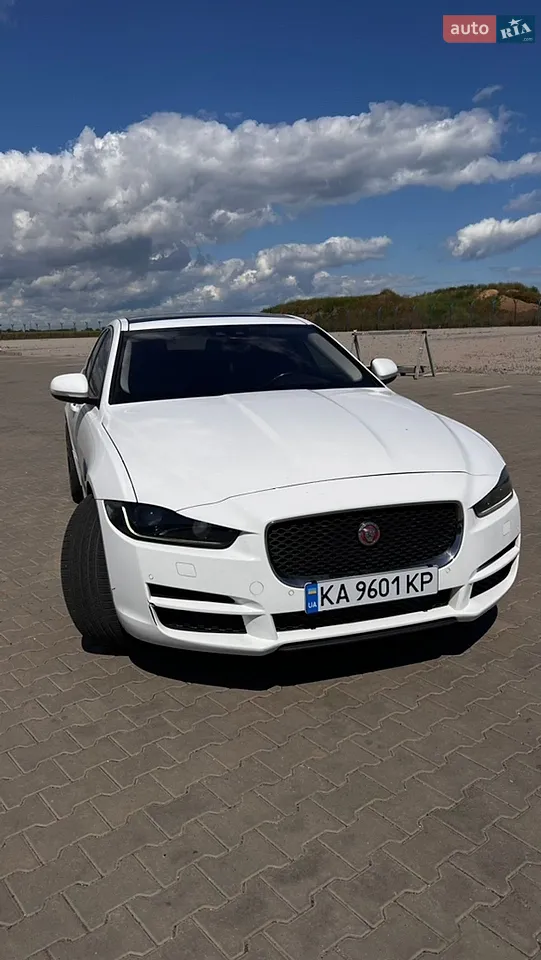 2015 Jaguar XE - мініатюра 8