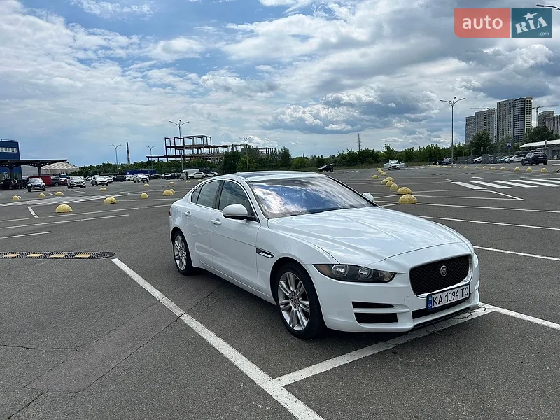 Jaguar XE 2019