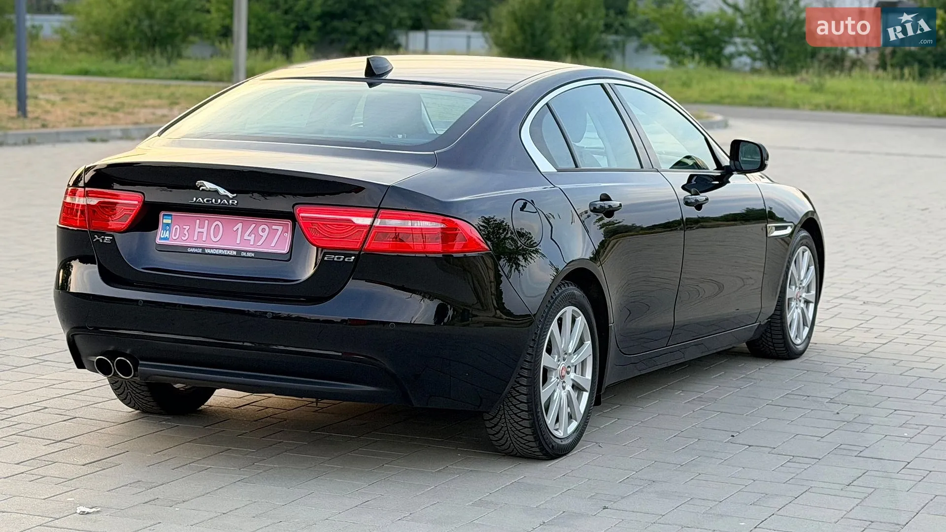 2016 Jaguar XE - мініатюра 9