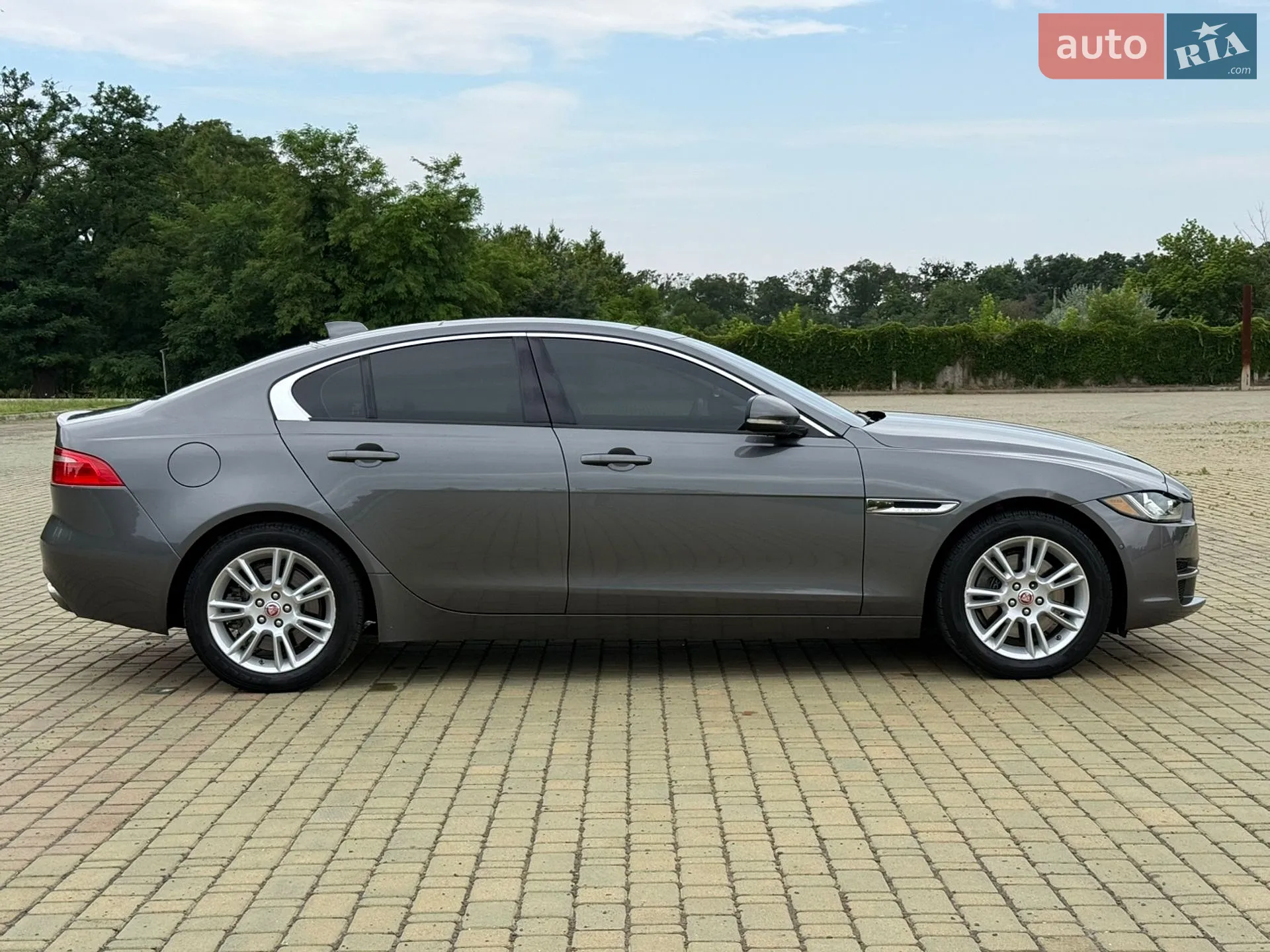 2016 Jaguar XE - мініатюра 8