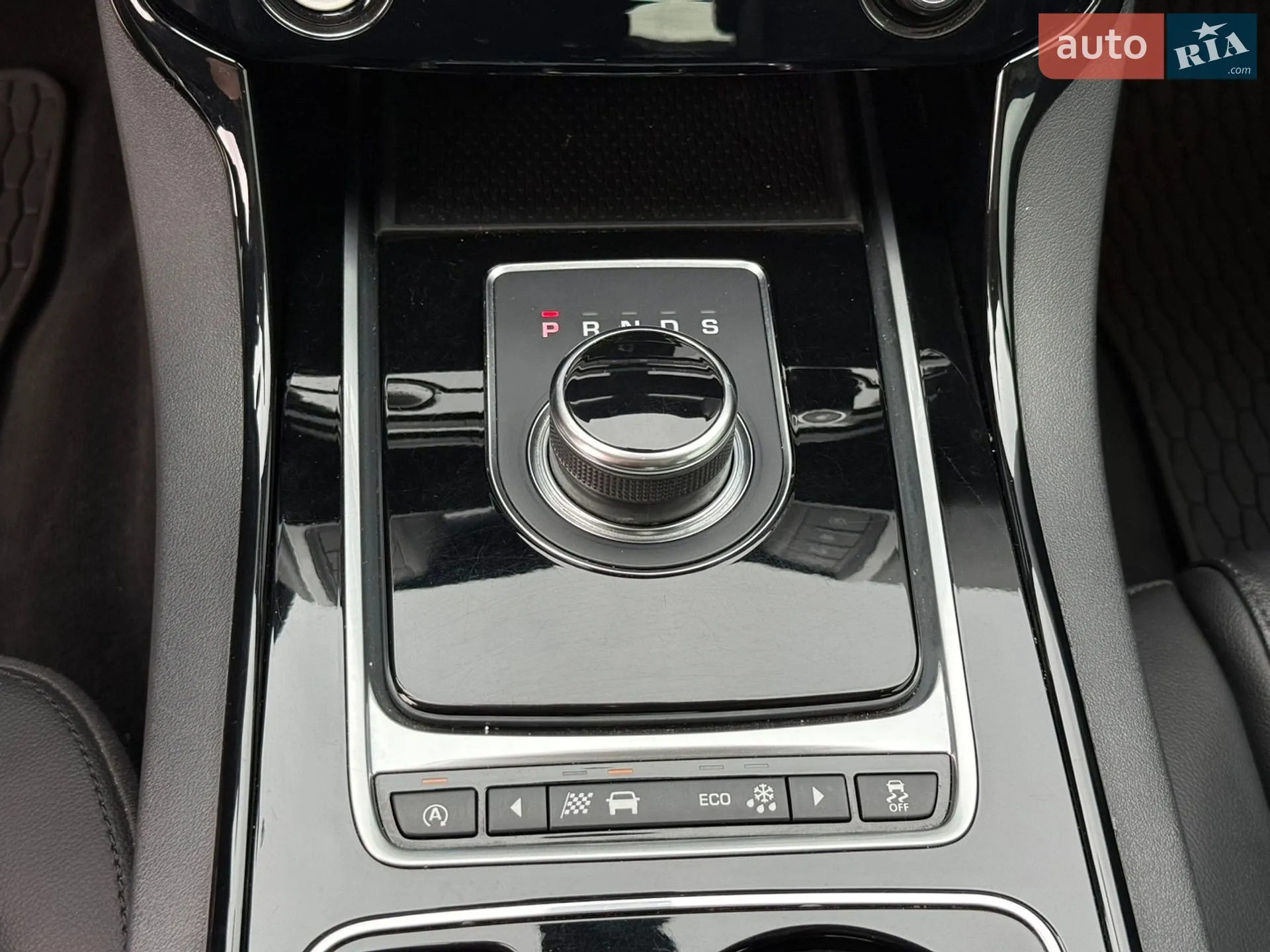 2016 Jaguar XE - мініатюра 20