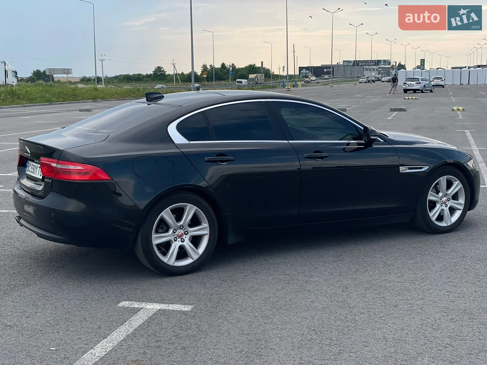 2016 Jaguar XE - мініатюра 19