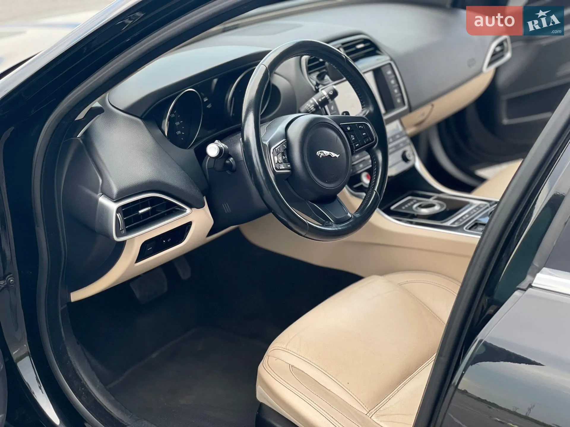 2016 Jaguar XE - мініатюра 44