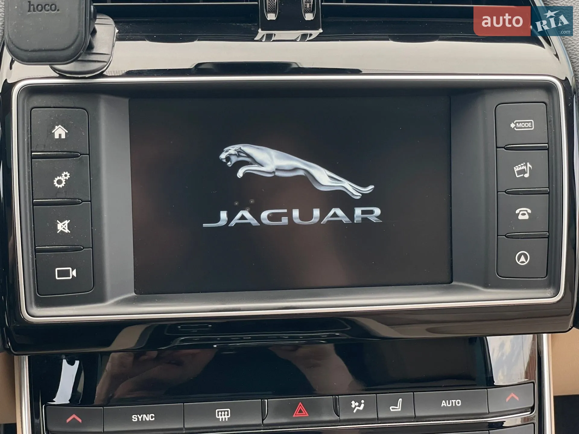 2016 Jaguar XE - мініатюра 48