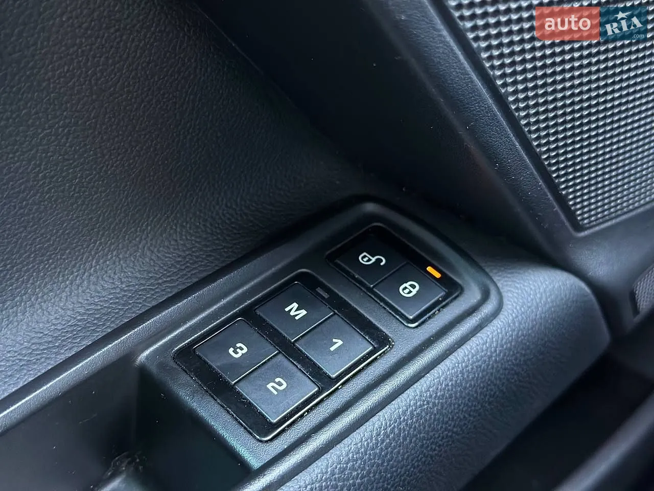 2018 Jaguar XE - мініатюра 17