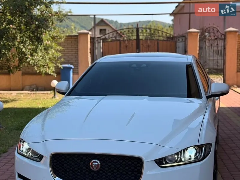 Jaguar XE 2018